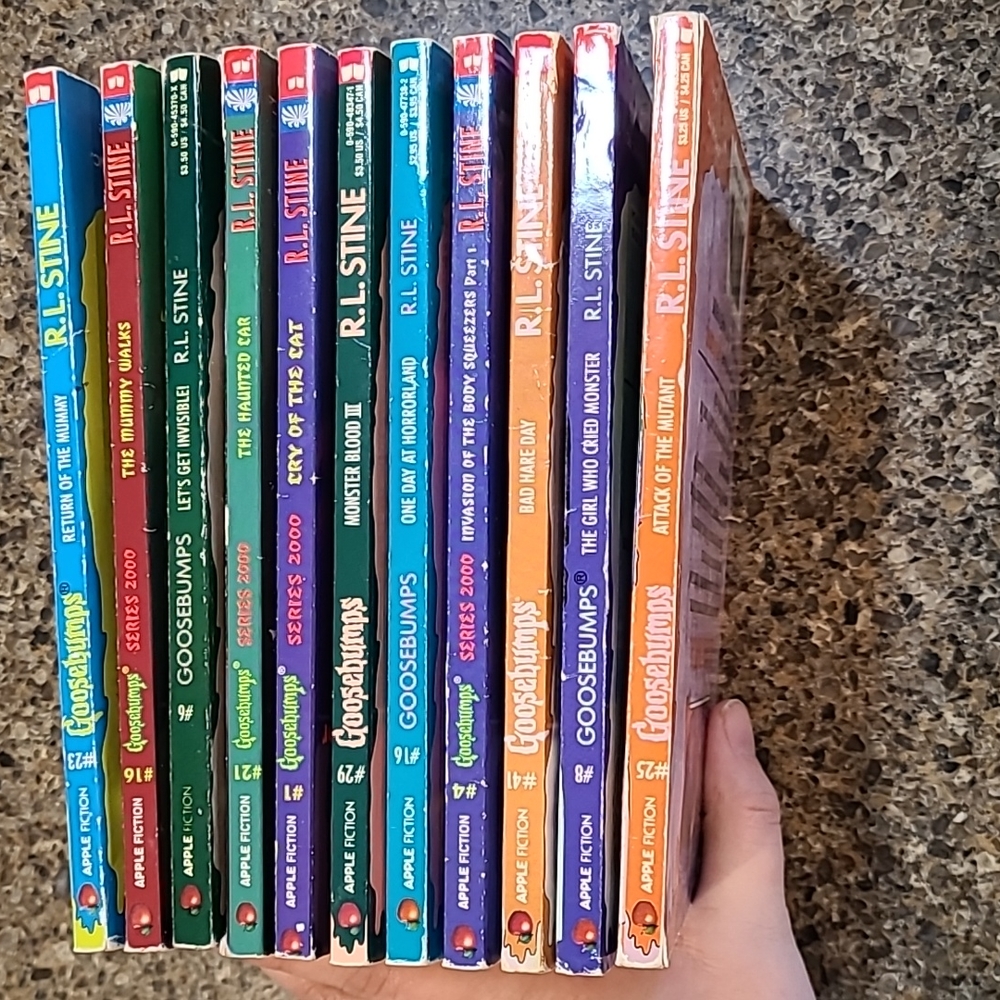 R.L. Stine Goosebumps Books